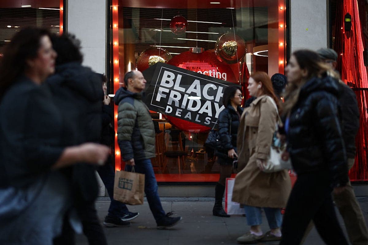 Consumer Spending Slump Exposes Britain's Economic Fragility