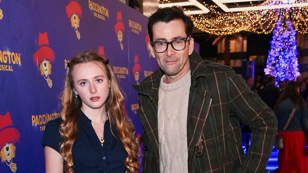 David Tennant's Family Theatre Outing Highlights Arts Culture